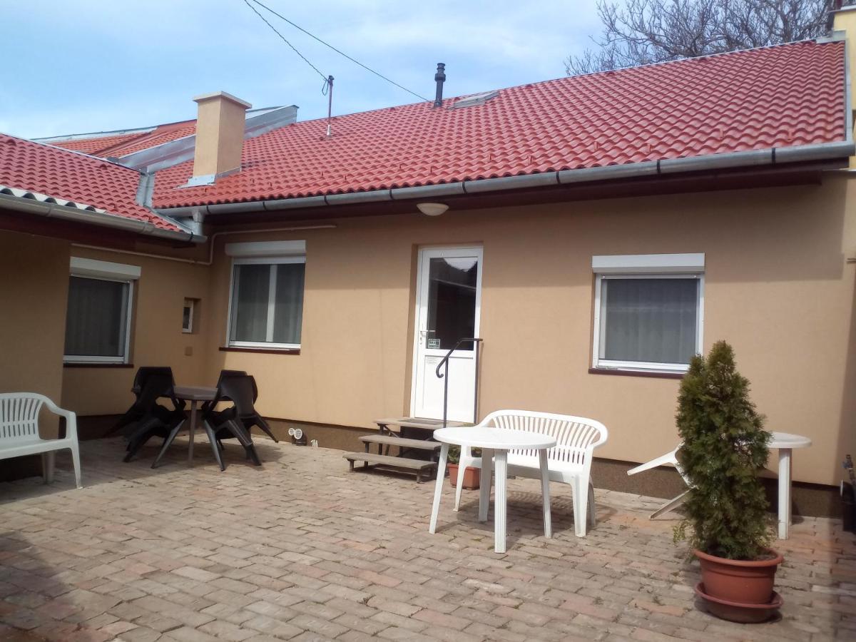 Start Apartmanok 페치 외부 사진